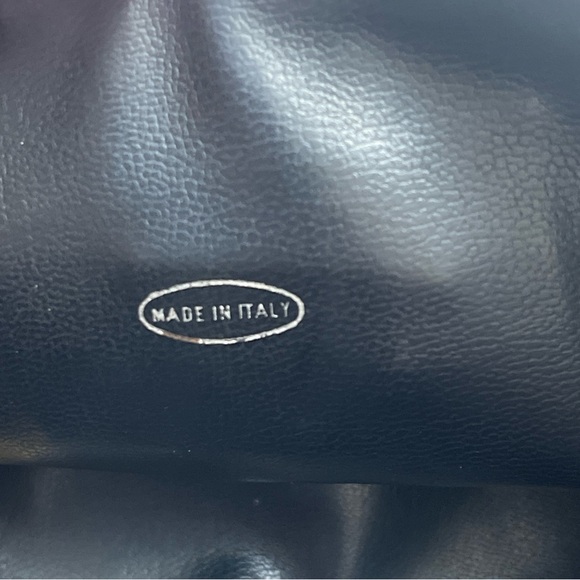 RARE VINTAGE 1988 CHANEL BLACK LEATHER CLUTCH BAG W/ 24K GOLD PLATED HARDWARE!! - Picture 6 of 9